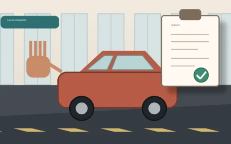 Persona revisando un contrato de compra junto a un auto usado