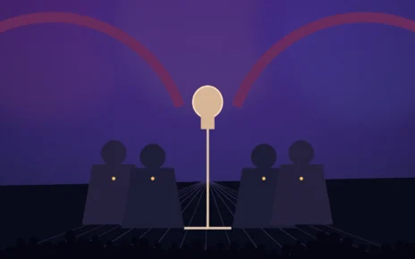 Escenario de concierto con un micrófono central, luces cálidas y siluetas abstractas de músicos y público